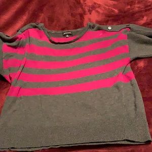 Women’s dolman sleeved sweater